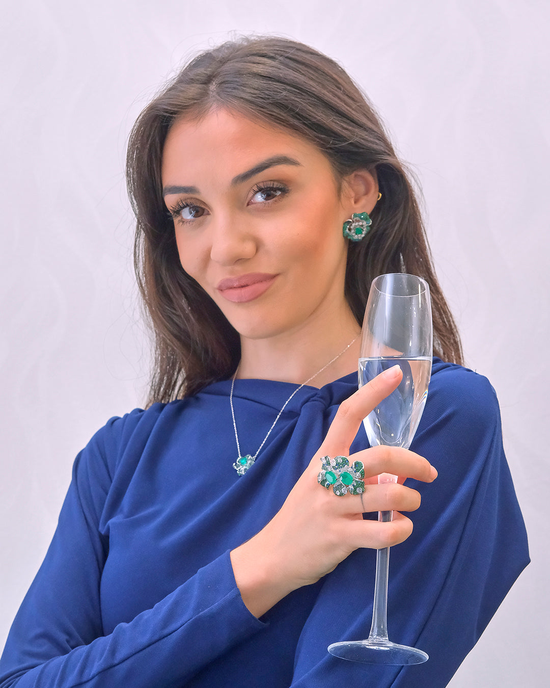 Anillo grande flor en plata con circonitas