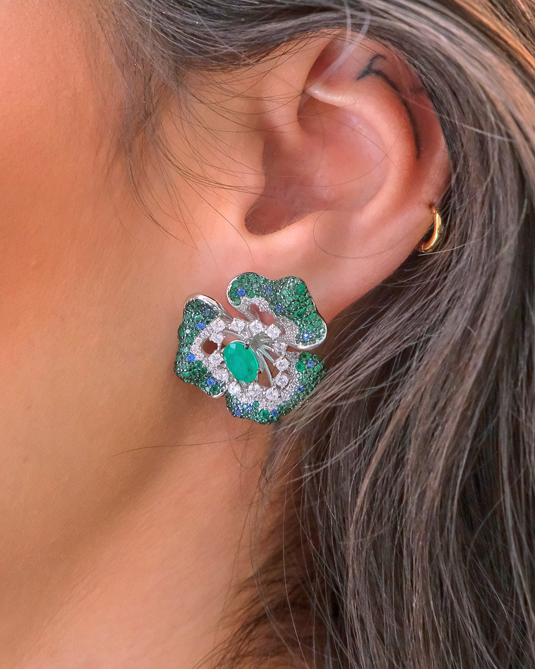 Pendientes grandes de flores con circonitas