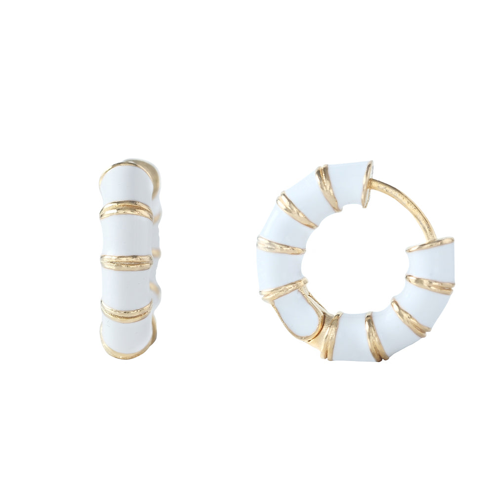 Aros baño de oro con esmalte blanco