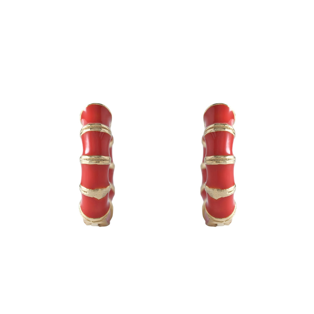 Aros pequeños con esmalte rojo
