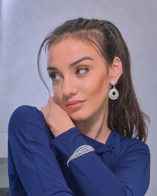 Pendientes largos en plata cuajado de circonitas