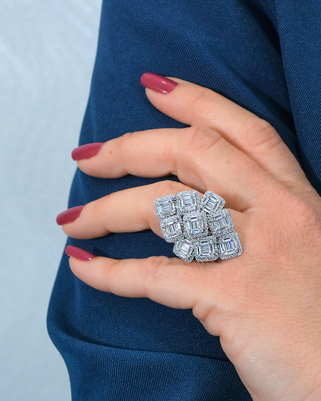 Anillo rombo joya en plata con orlas en circonitas