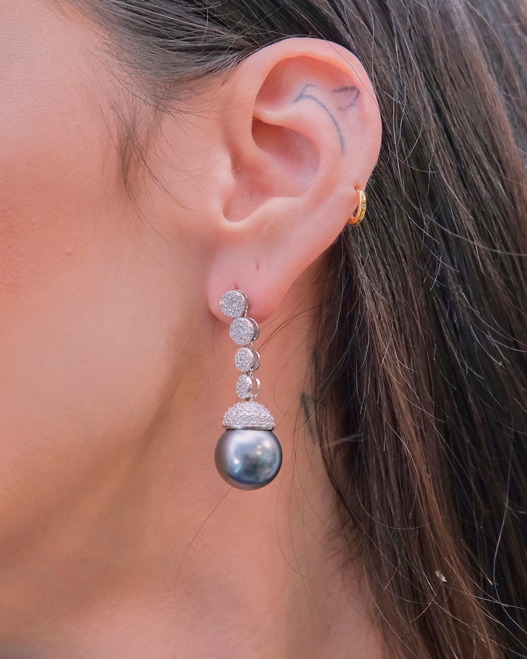 Pendientes en plata largos con perlas grises