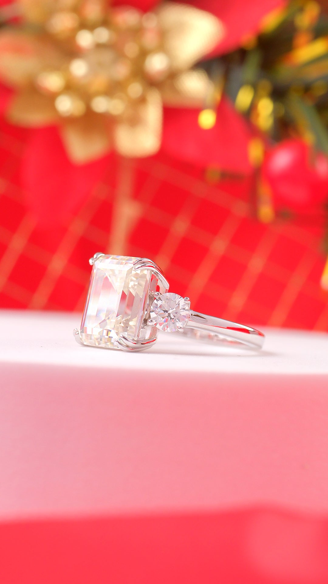 Mittelring mit Smaragdschliff