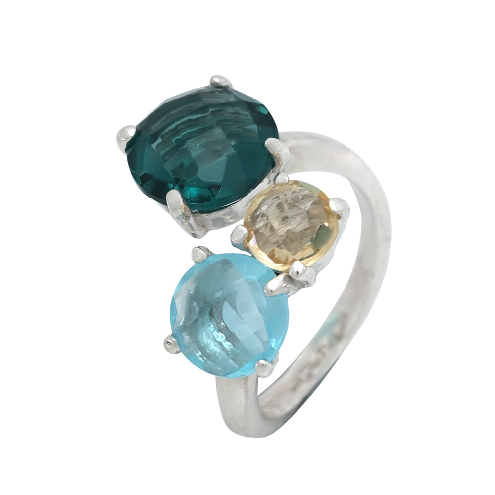Anillo en plata con piedra semipreciosas facetadas