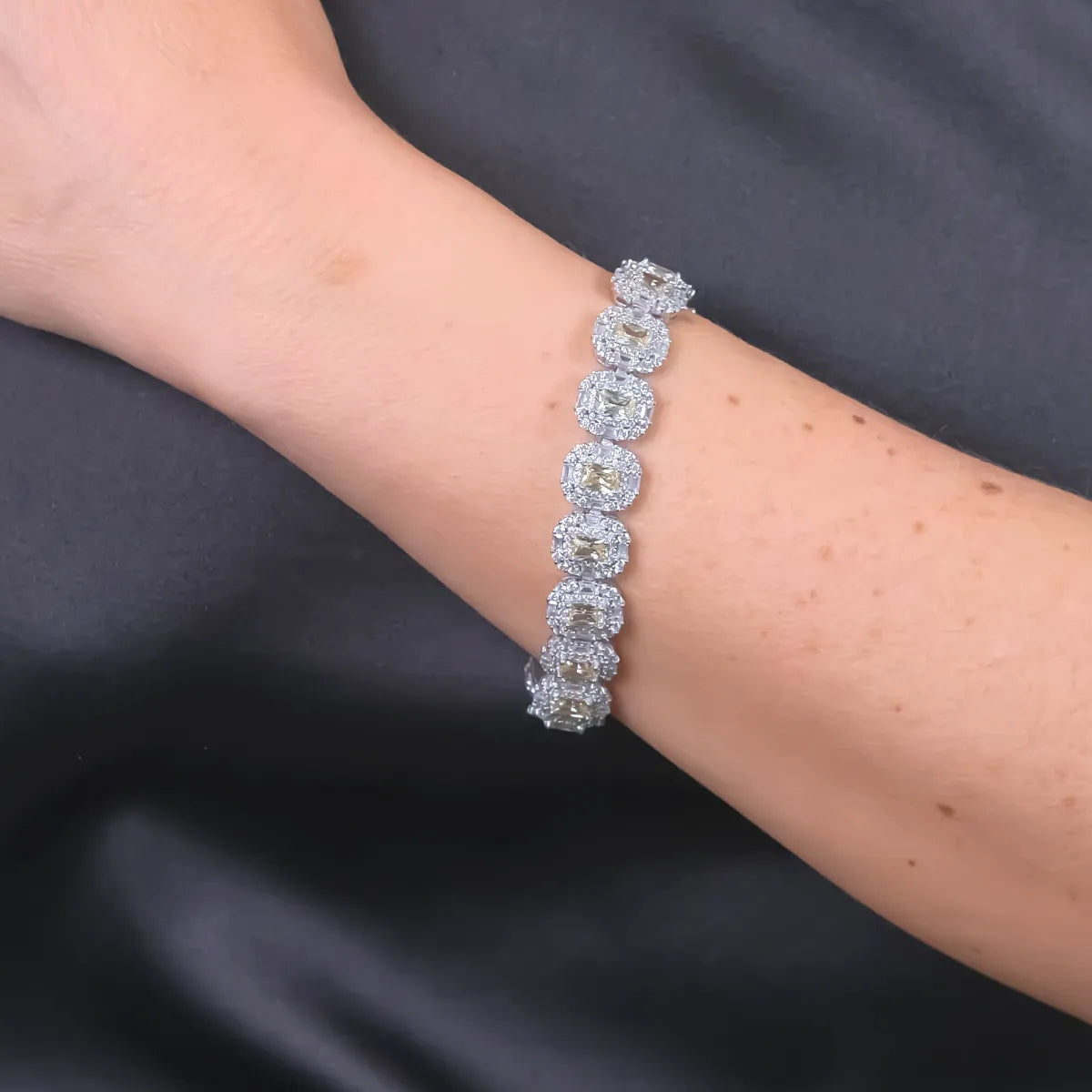 Pulsera joya doble orla de circonitas con circonita color diamante amarillo central talla baguette