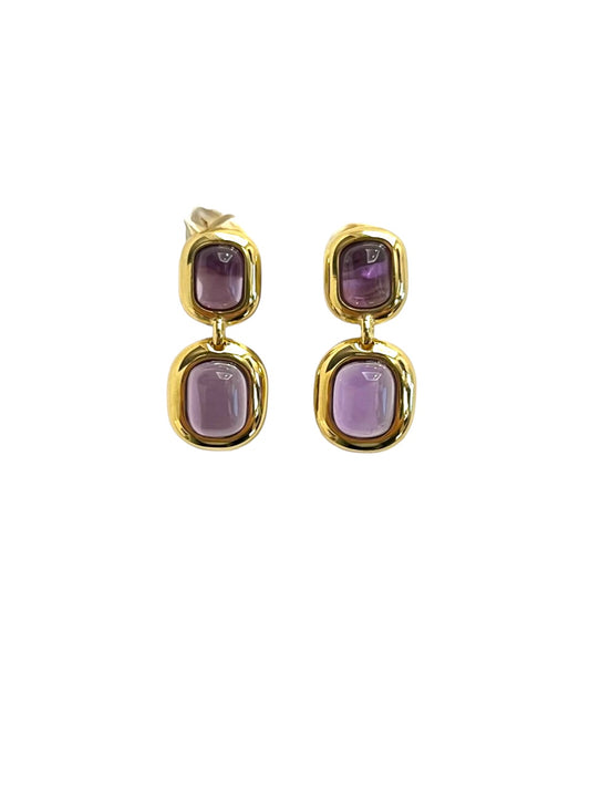 Pendientes largos con baño de oro y piedras color amatista