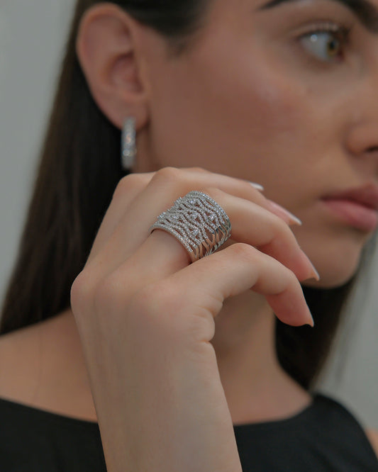 Anillo olas cuajado circonitas