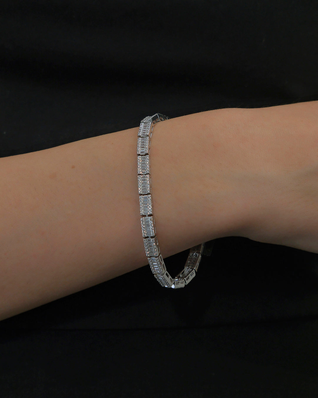 Pulsera en plata con circonitas talla baguette