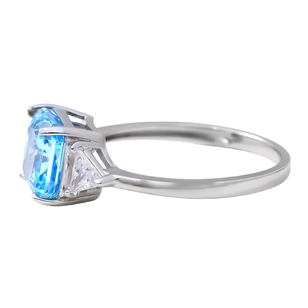 Anillo en plata 925 con centro talla carré color aguamarina y dos circonitas laterales talla triángulo – vista 2