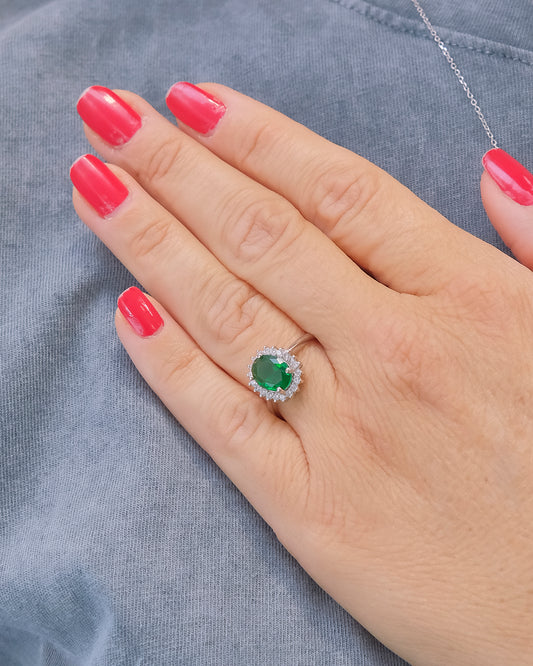 Anillo roseta central color esmeralda