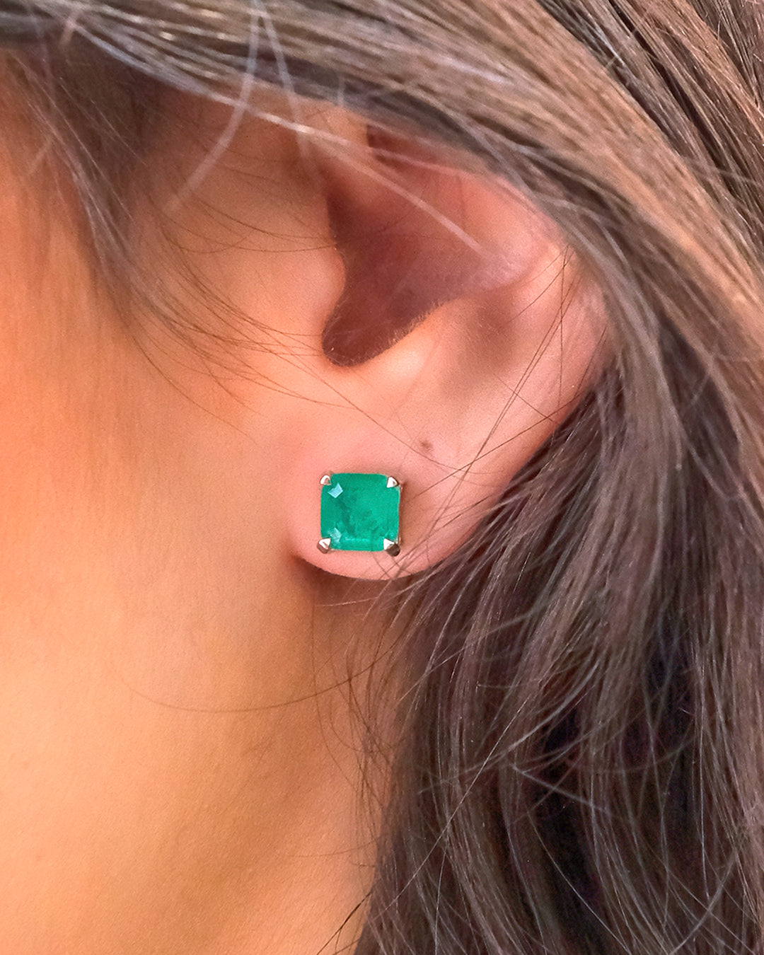 Pendientes en plata con piedra hidrotermal esmeralda