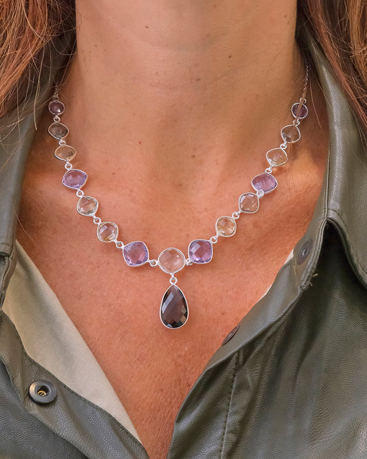 Collar en plata con lagrima en cuarzo ahumado