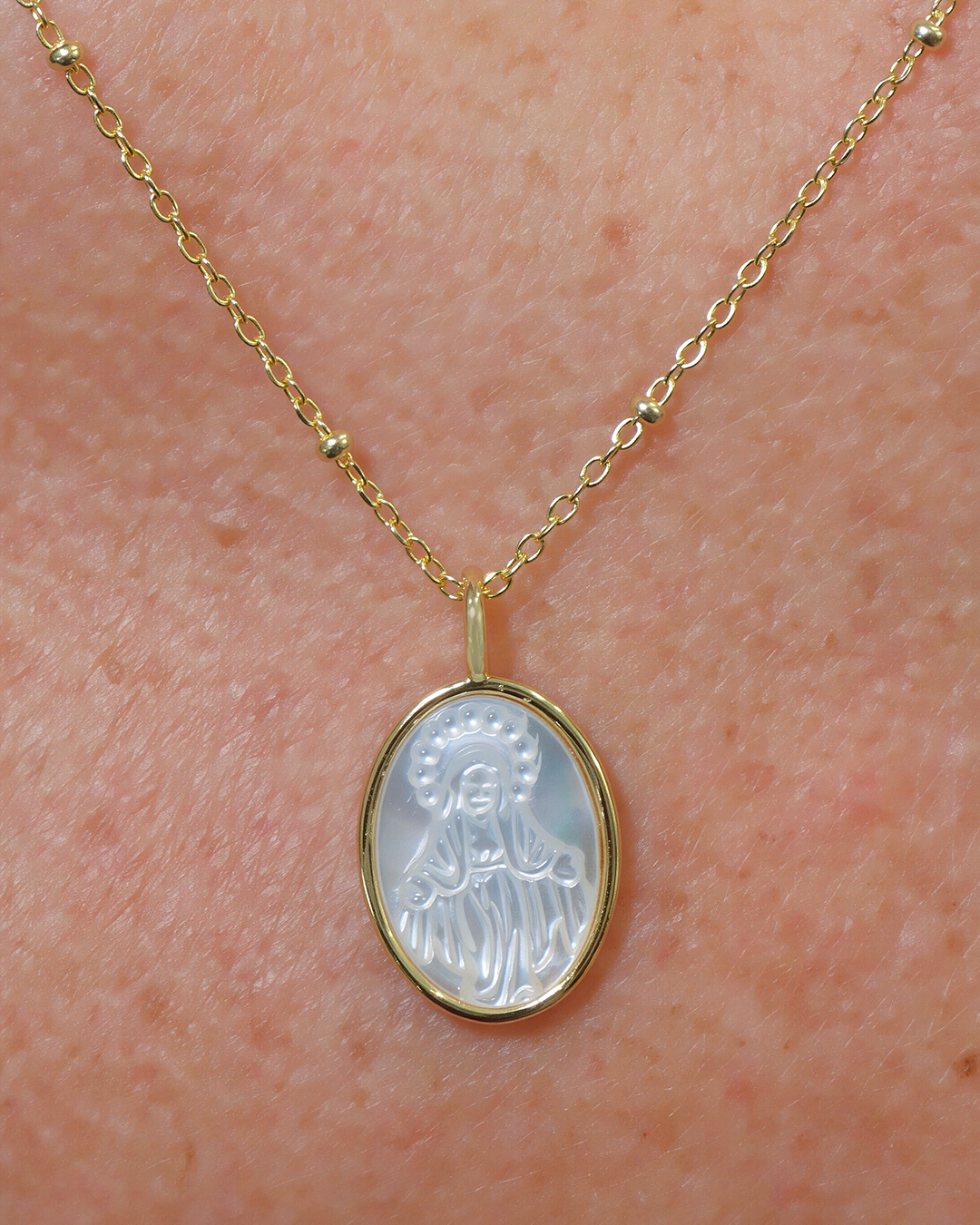 Miraculous Virgin in mother-of-pearl with chain