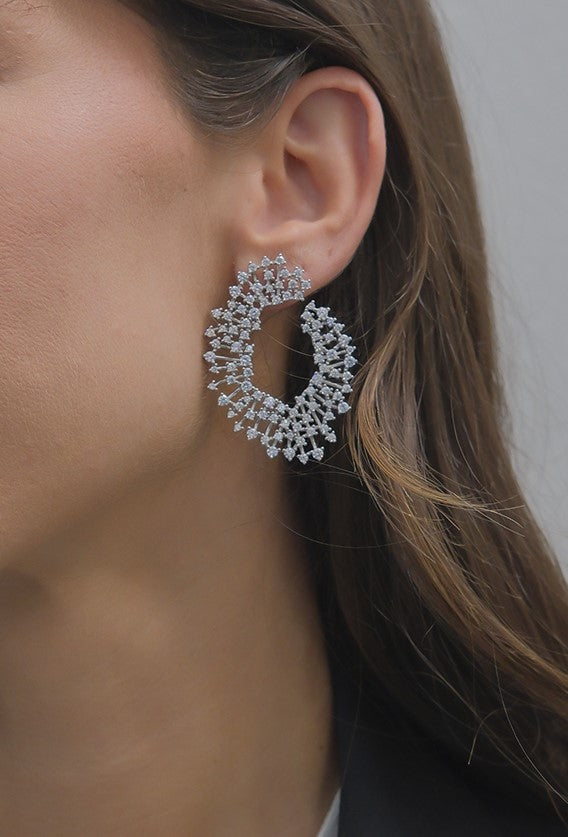 Pendientes grandes en plata con circonitas engastadas en garras