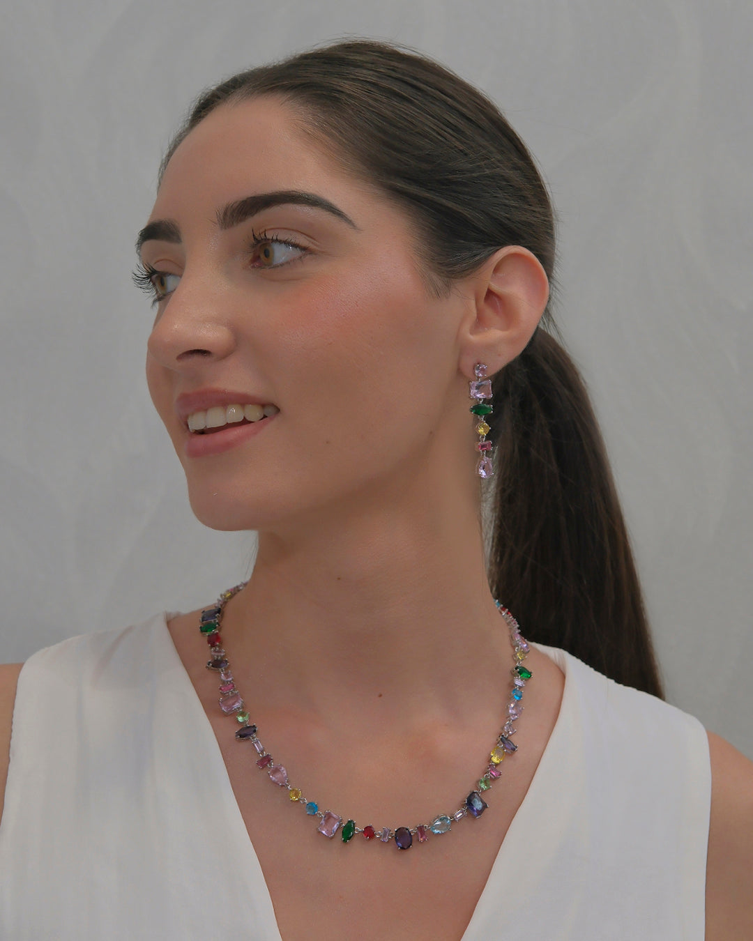 Pendientes largos con circonitas de colores
