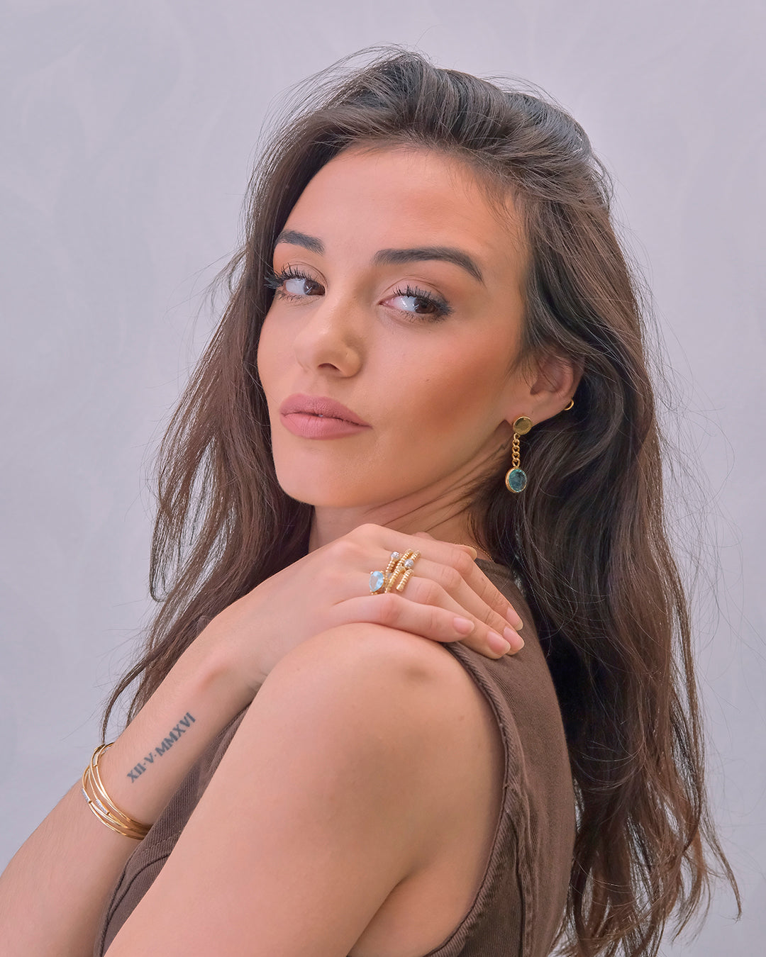 Pulsera 5 hilos cruzados con motivos en circonitas