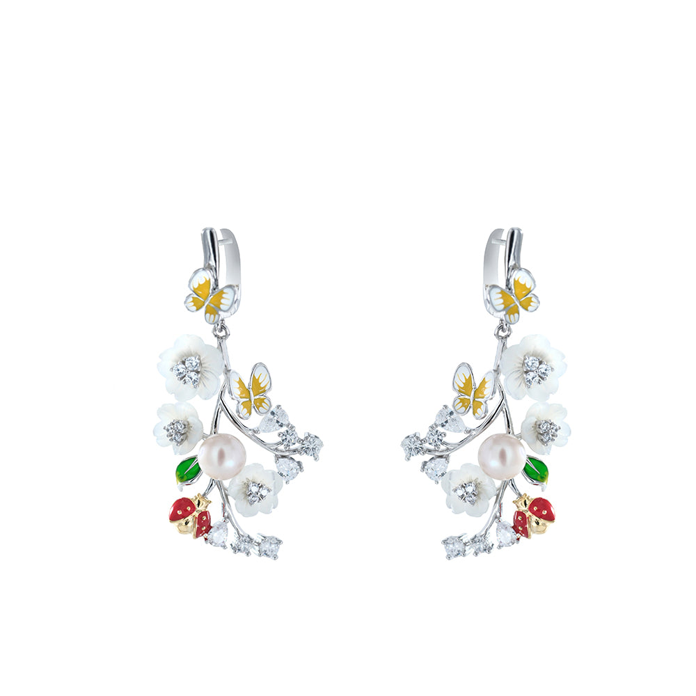 Pendientes largos con flores, mariposas y mariquitas