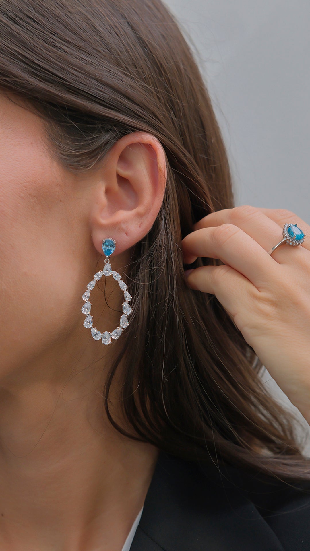 Pendientes largos oval en circonitas
