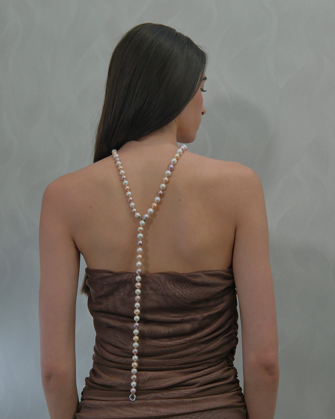 Graduated cultured pearl necklace with silver clasp