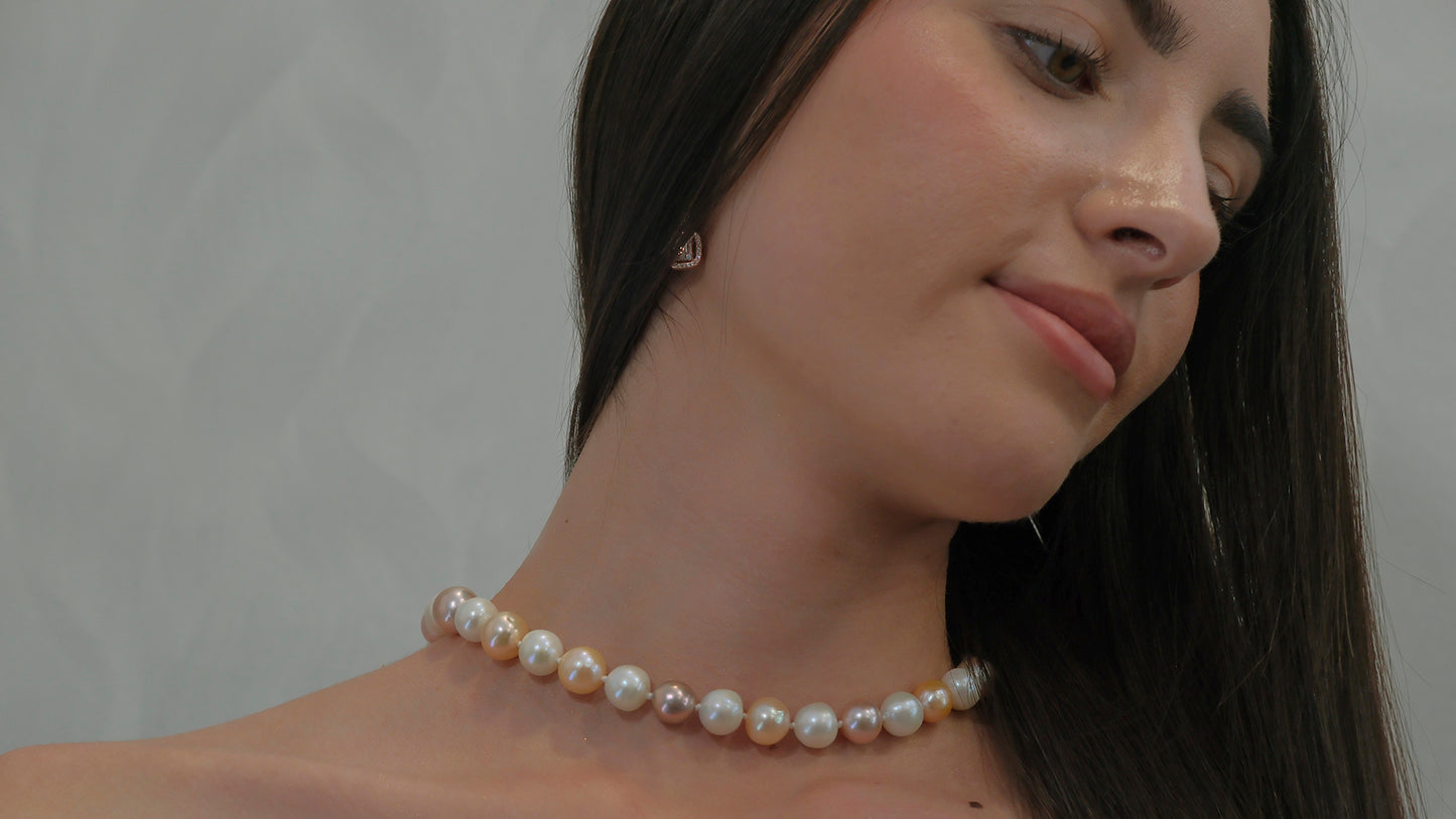 Graduated cultured pearl necklace with silver clasp