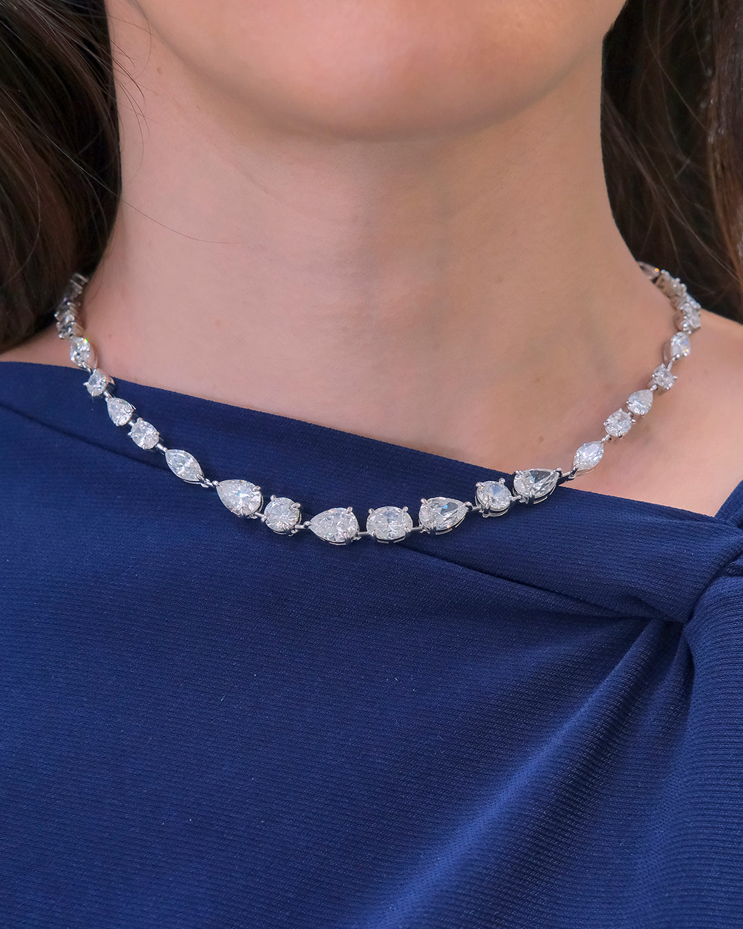 Gargantilla en plata con piedras combinando tallas