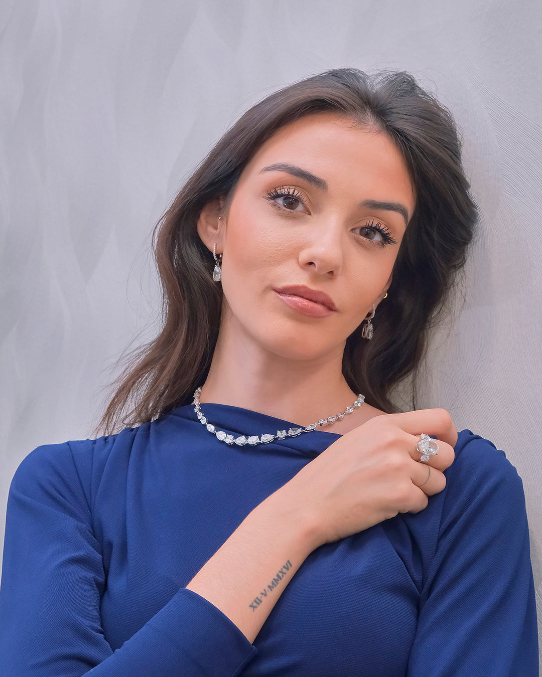 Gargantilla en plata con piedras combinando tallas