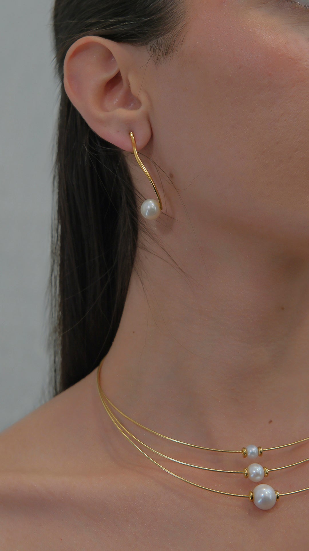 Gold-plated sterling silver choker, 3 strands with 3 cultured pearls