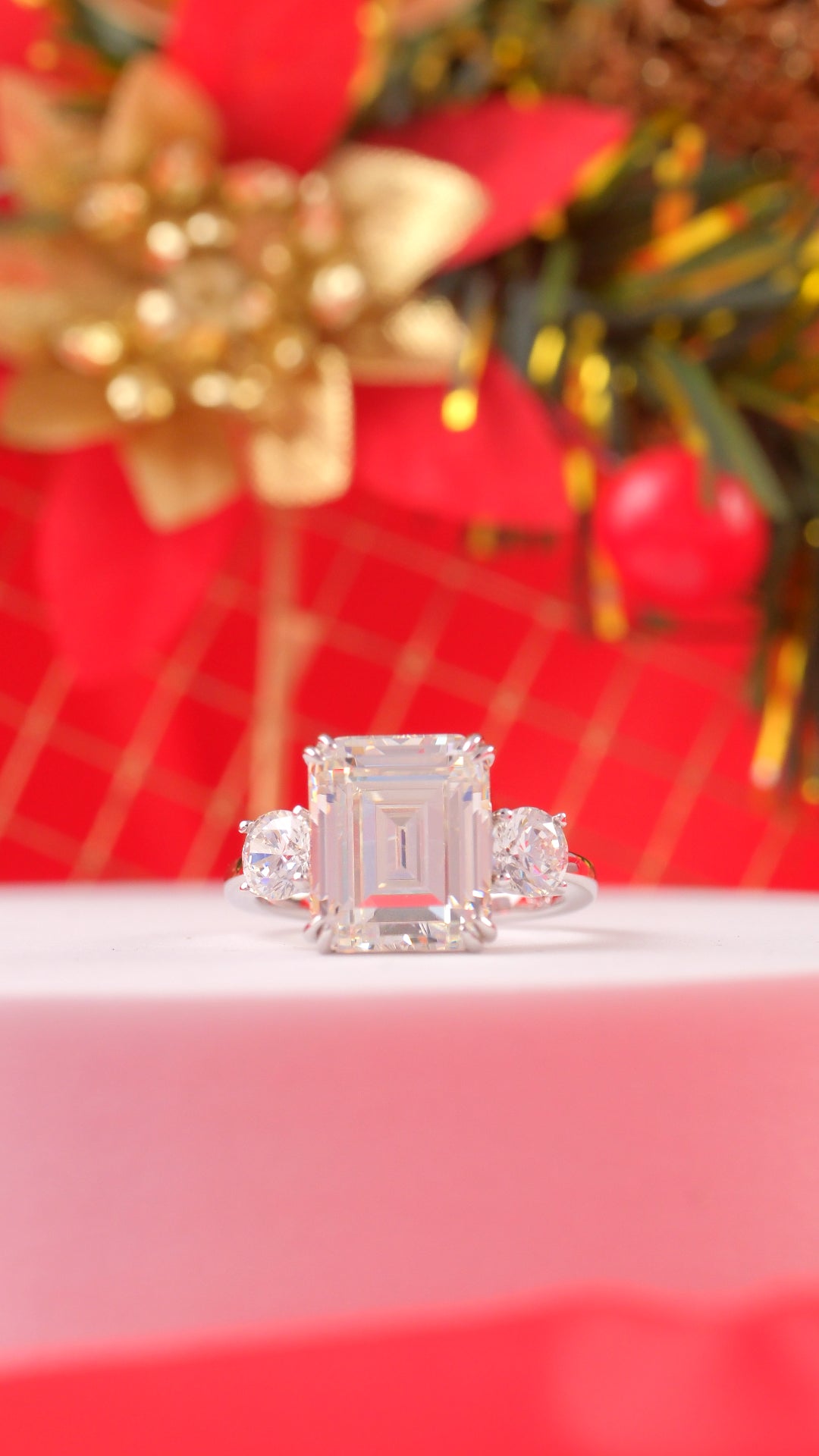 Mittelring mit Smaragdschliff 