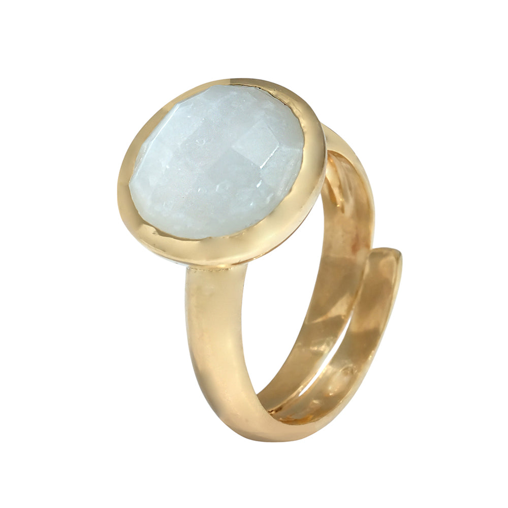 Anillo en plata con baño de oro con piedra calcedonia facetada, ajustable