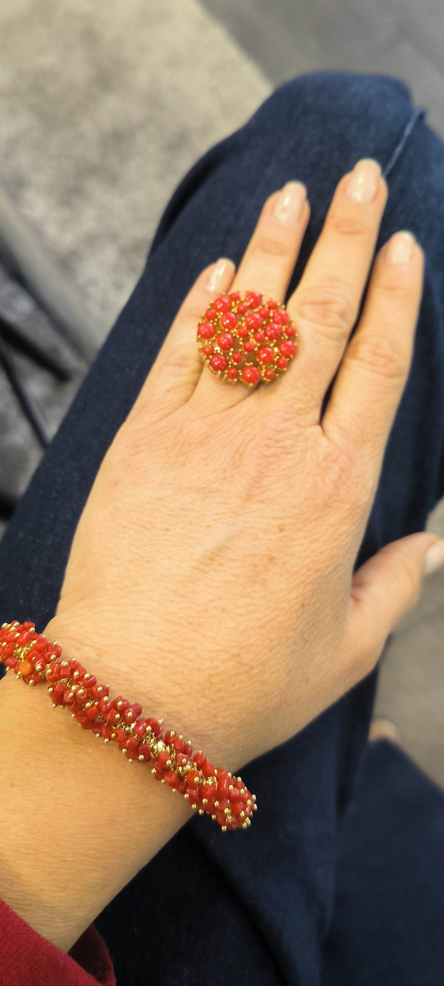 Anillo espectacular en coral