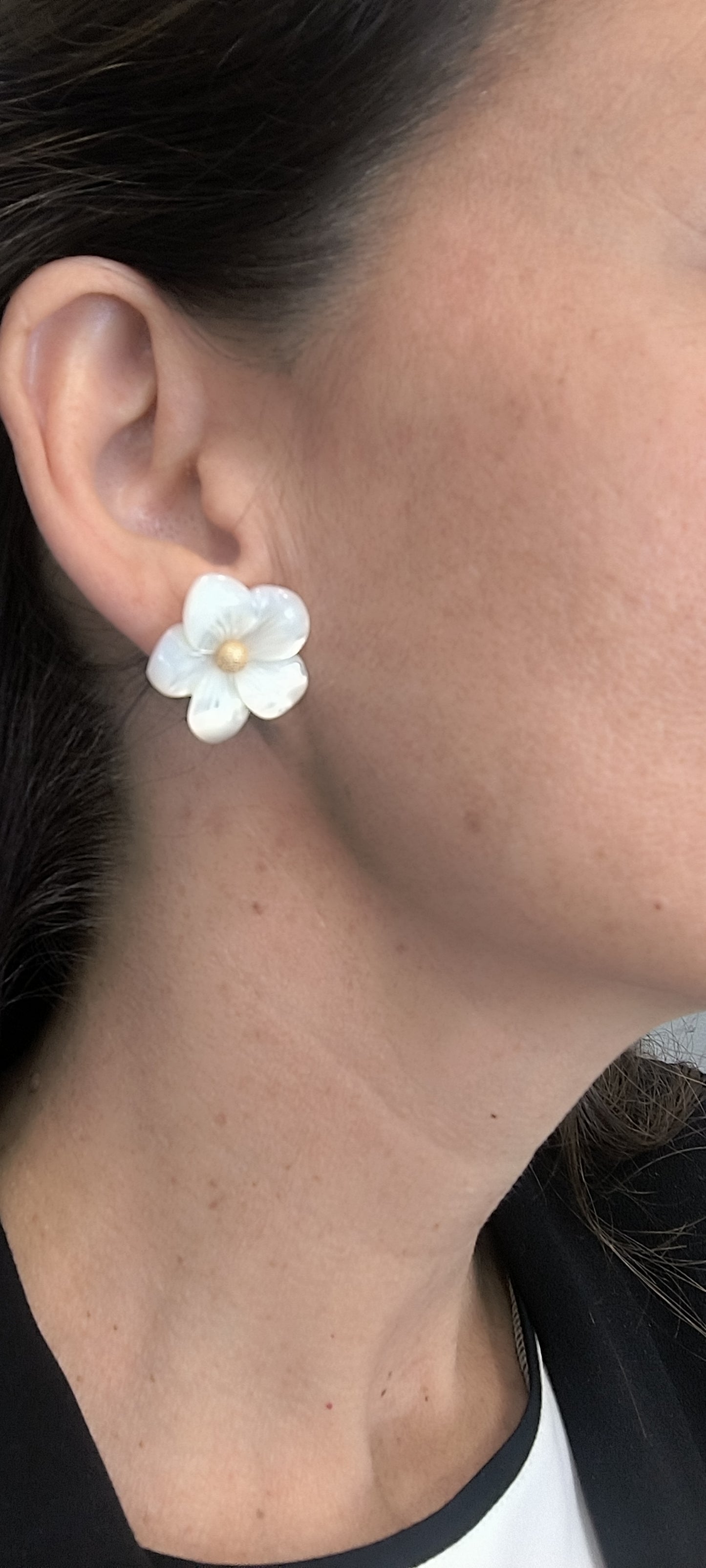 Pendientes flores en nácar